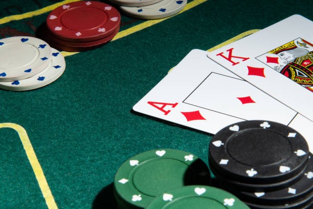 omtogel link mobile app interface showing live-dealer tables and football markets